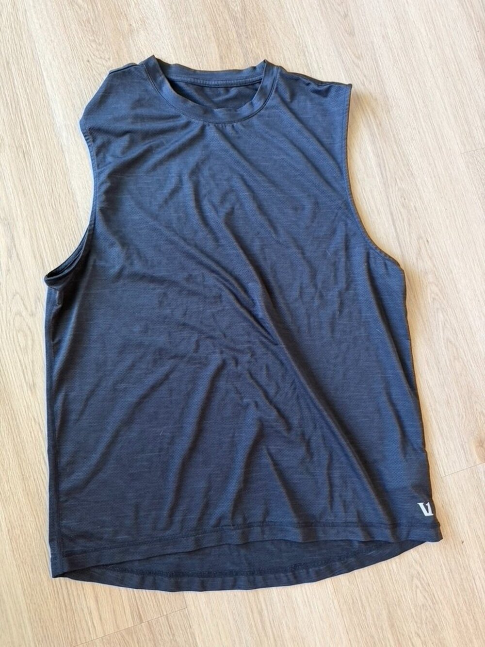 Vuori Men’s Sleeveless Zephyr Muscle Tee Tank Top- V167 Black Medium